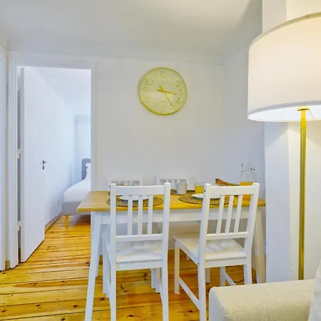 New! Family On The Walls Of Apartman