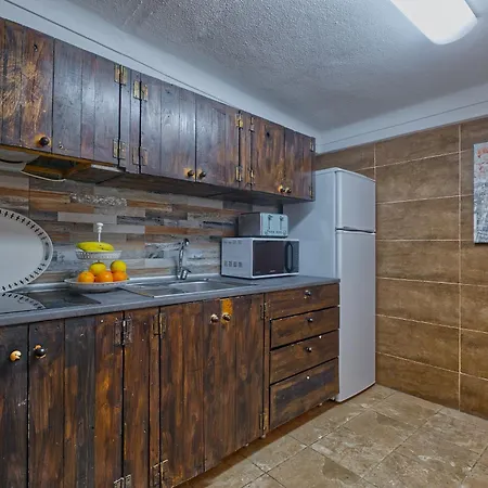 New! Family On The Walls Of * Lisboa