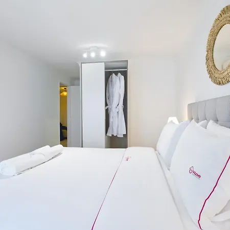 New! Family On The Walls Of *