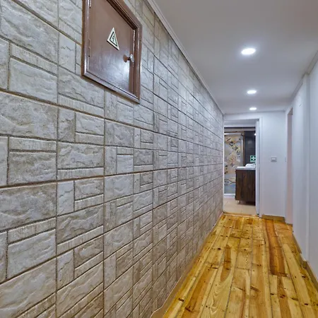 New! Family On The Walls Of *