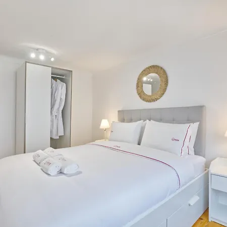 New! Family On The Walls Of ליסבון